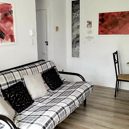 Quiet Cozy Apartment Next To Highway Wifi+Netflix Edmundston Luaran gambar
